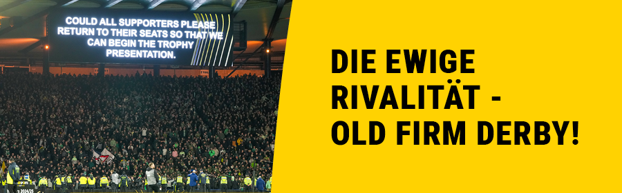 Celtic Fans stürmen nach dem Gewinn des schottischen Cups gegen die Rangers das Spielfeld. Im Hintergrund ist auf den Stadionmonitor folgender Text eingeblendet: Could all supporters please return tovtheir seats so that we can begin the trophy presentation.
