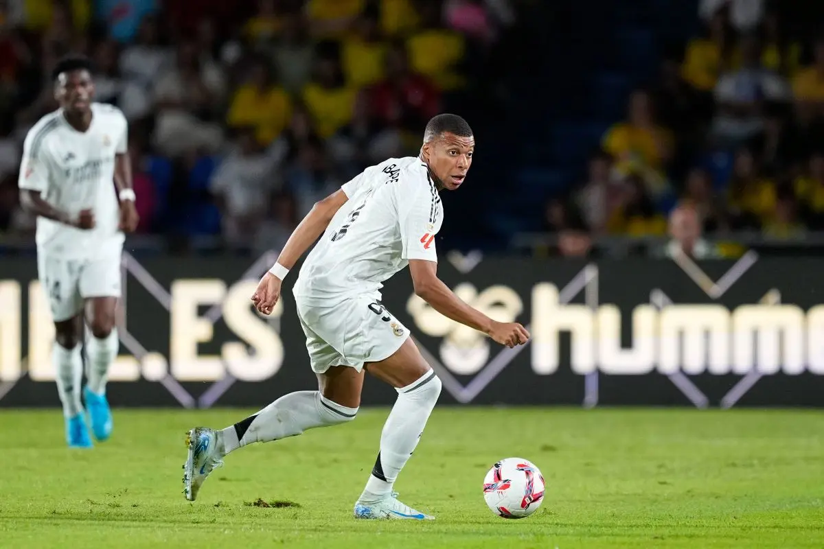 Mbappe jugando para el Madrid.