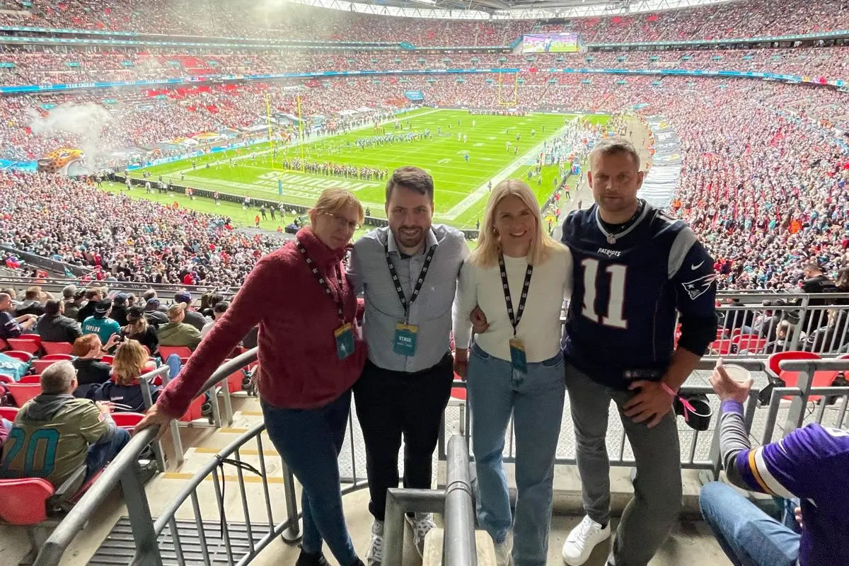 Die Gewinner der interwetten-Fanreise im Wembley Stadium in London.