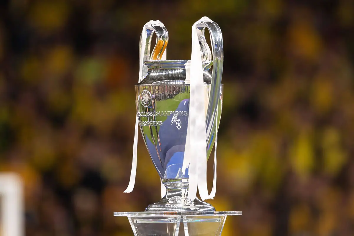 Ein Foto des Champions League Pokals.