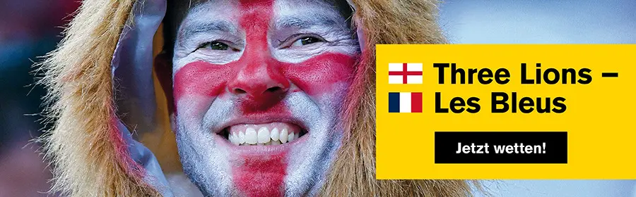 England Fan mit bemaltem Gesicht.